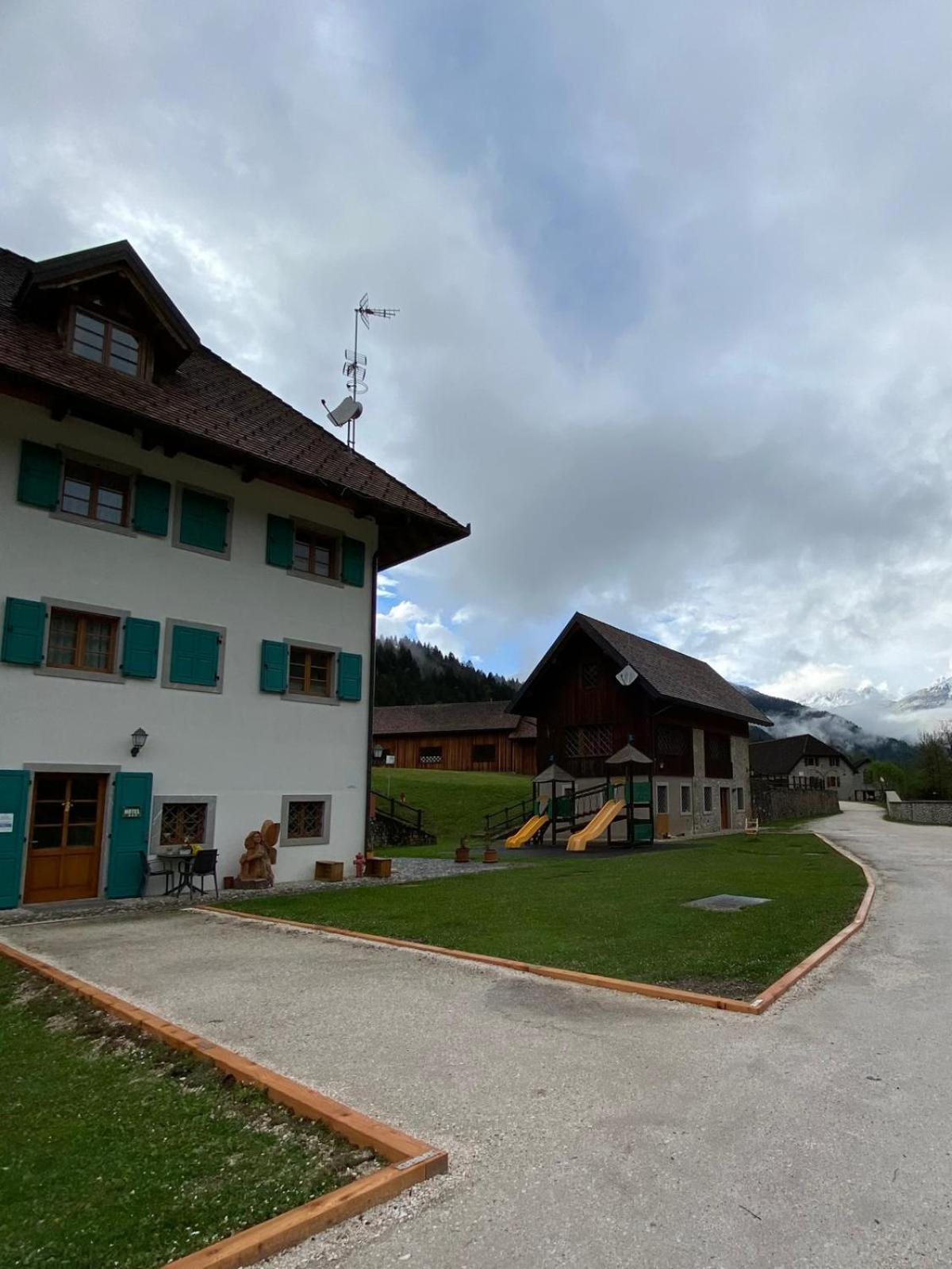 Hotel Aplis Ovaro Exterior photo